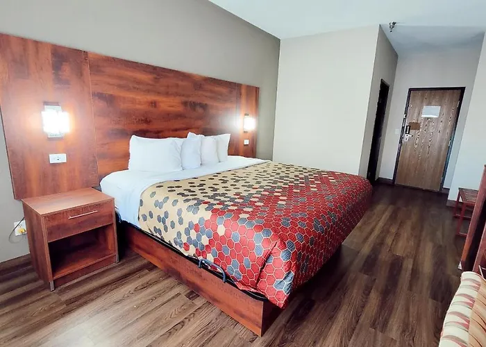 Lodge Econo - West Acres *