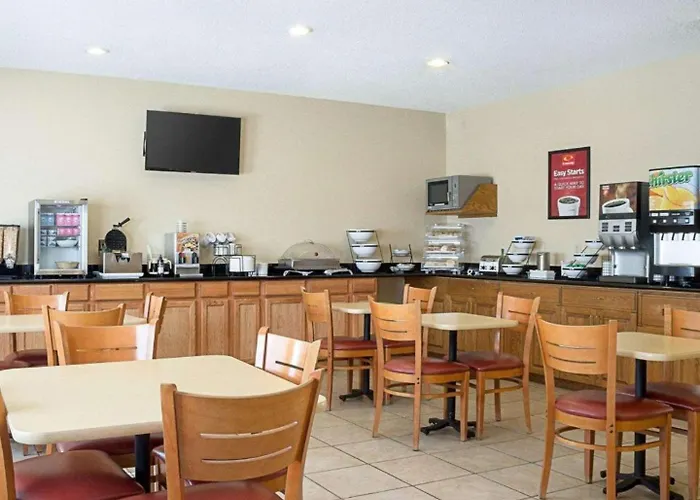 Lodge Econo - West Acres *