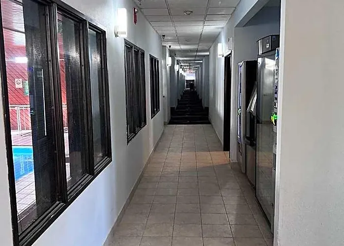Econo - West Acres
