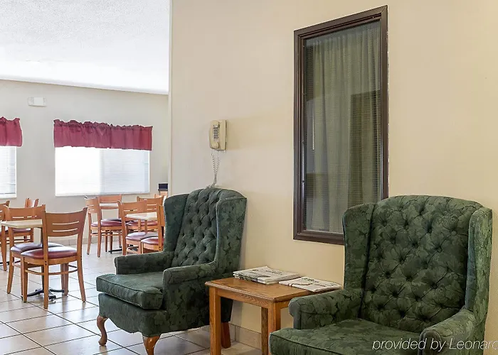 Lodge Econo - West Acres *