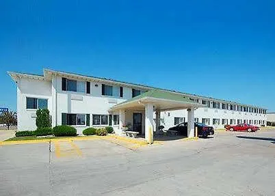 Econo - West Acres Fargo