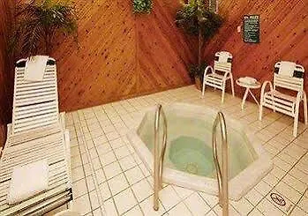 Econo - West Acres Lodge *